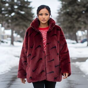 NWT Nike SZ XXL Merlot colored zip front car length jacket w/4” slit each side.